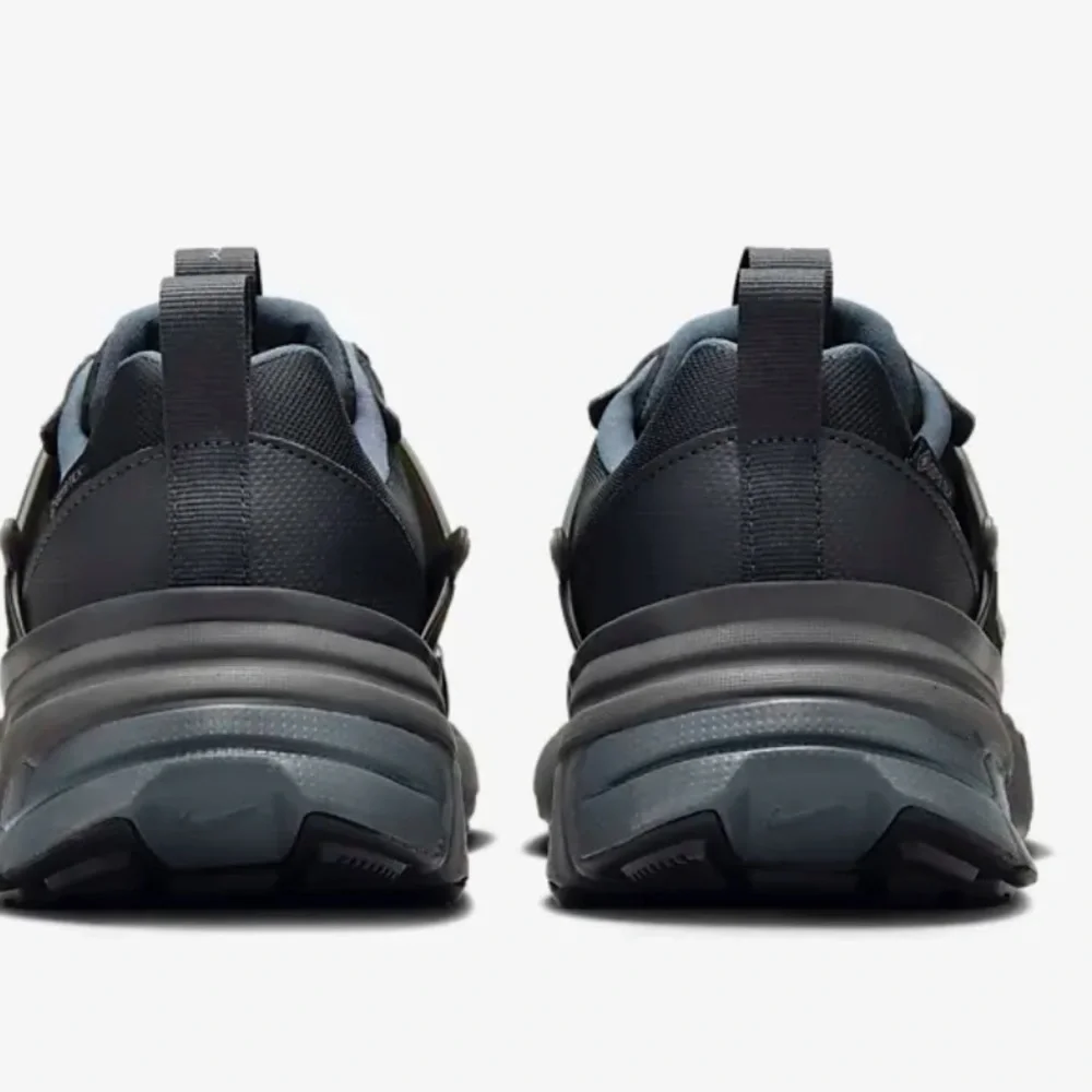 Nike women’s V2K Run GORE-TEX sneakers - Picture 12 of 15